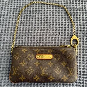Louis Vuitton Monogram Pochette Milla MM